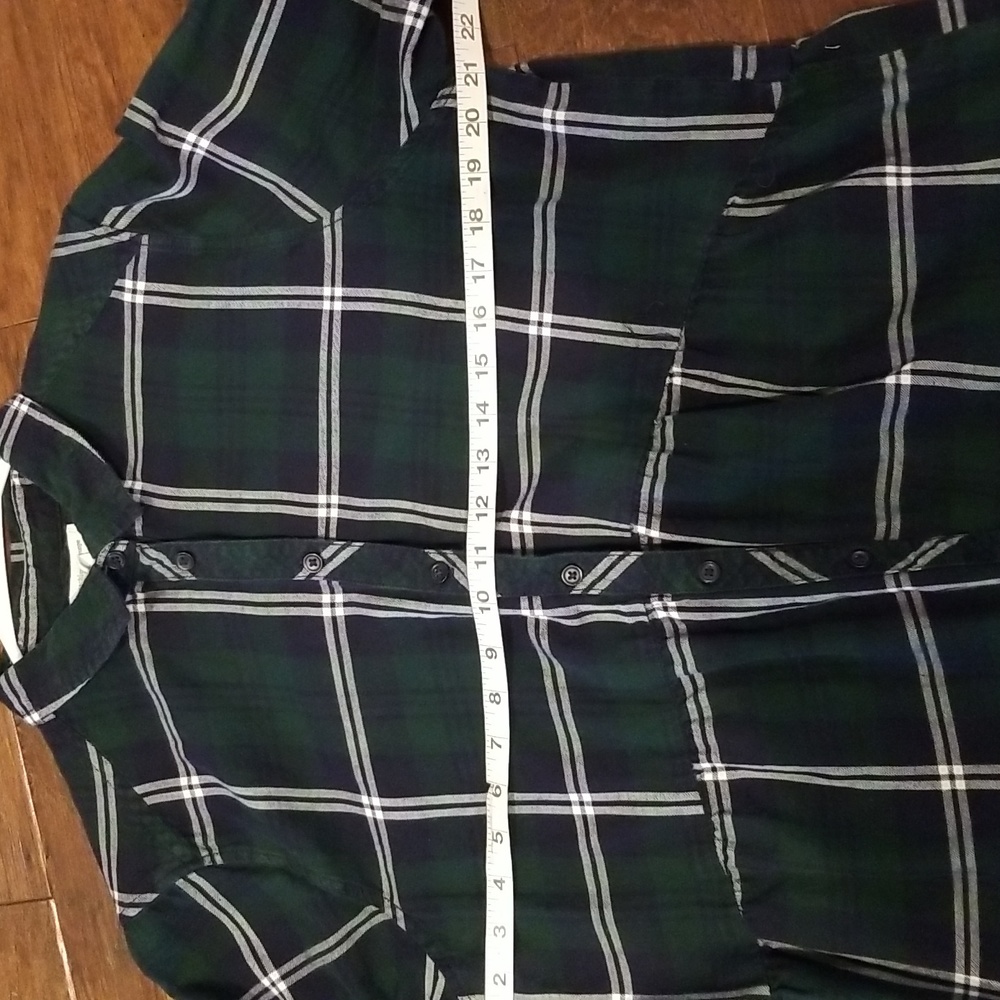 BeachLunchLounge Long Sleeve Green Plaid Button down Shirt - Picture 6 of 7